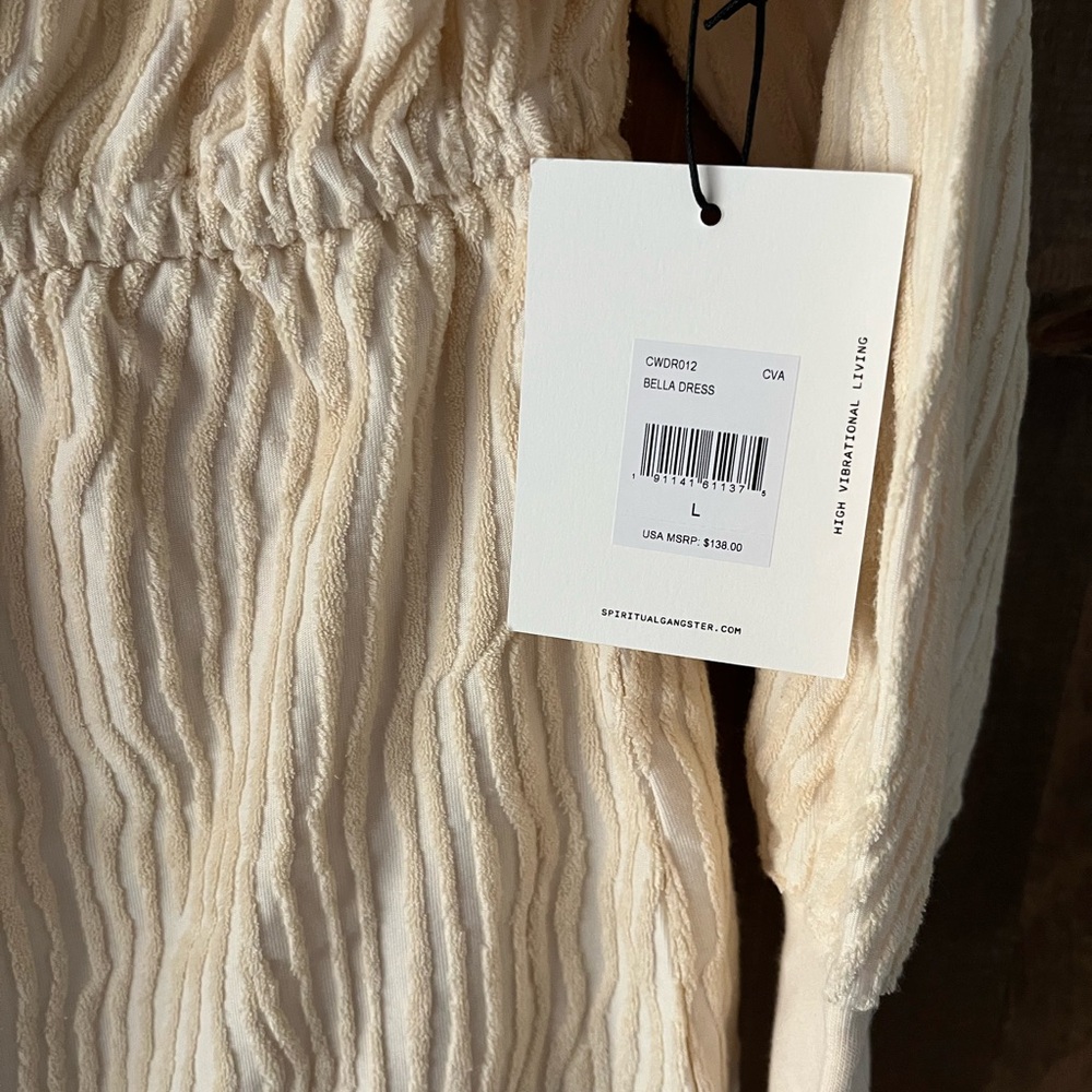 Elegant Cream Off-Shoulder Dress - Picture 8 of 9